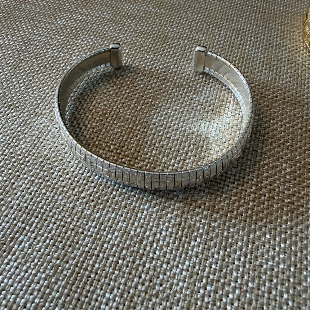 Two beautiful cuff bracelets-Greek styling - Picture 3 of 4